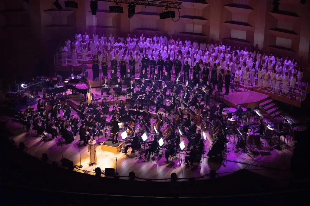 Orchestre et chœurs à l’Auditorium de Lyon